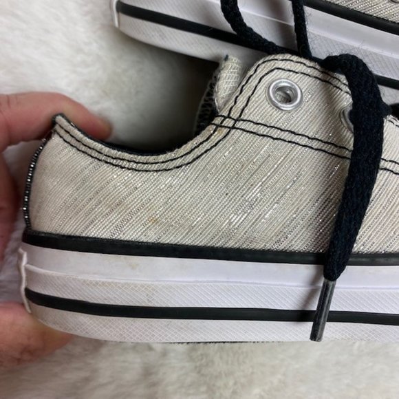 Girl's Converse Chuck Taylor All Stars Silver Metallic Sneakers, size 13 Youth - Picture 8 of 15